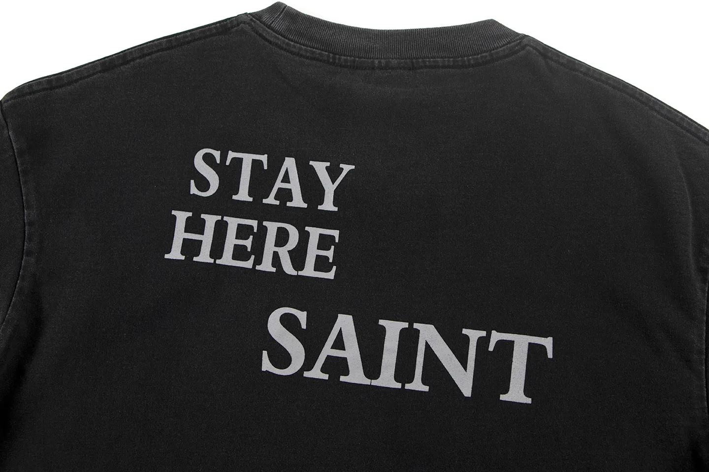 🧸Saint Michael 25SS "STAY HERE" Star Wars co-branded washed short-sleeved T-shirt trendy p136 Style number: 014-2 Size: M-XL 260g high weight pure cotton! Thick and stiff, with invincible texture and high-grade washing and distressing! Soft, retro, comfortable to wear, white ink direct injection process! Clear and breathable, non-sticky and non-cracked. Loose fit, suitable for both men and women to control as they please.